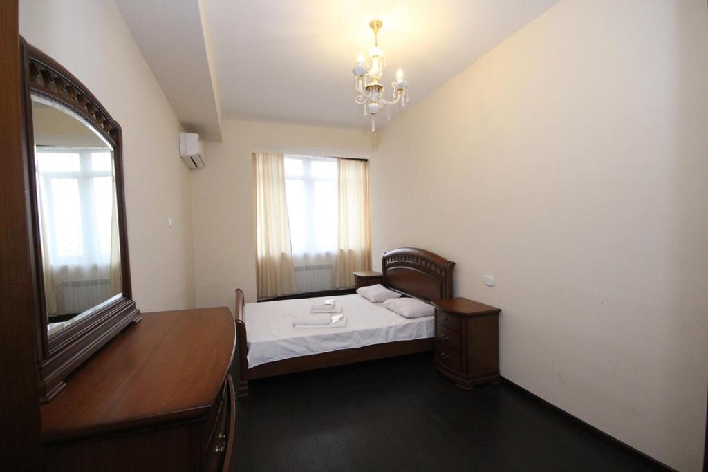 Rent Inn Yerevan On Sakharov Square Habitación foto