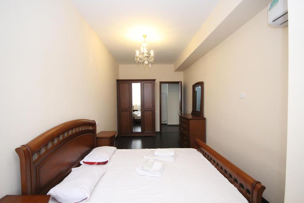 Rent Inn Yerevan On Sakharov Square Habitación foto